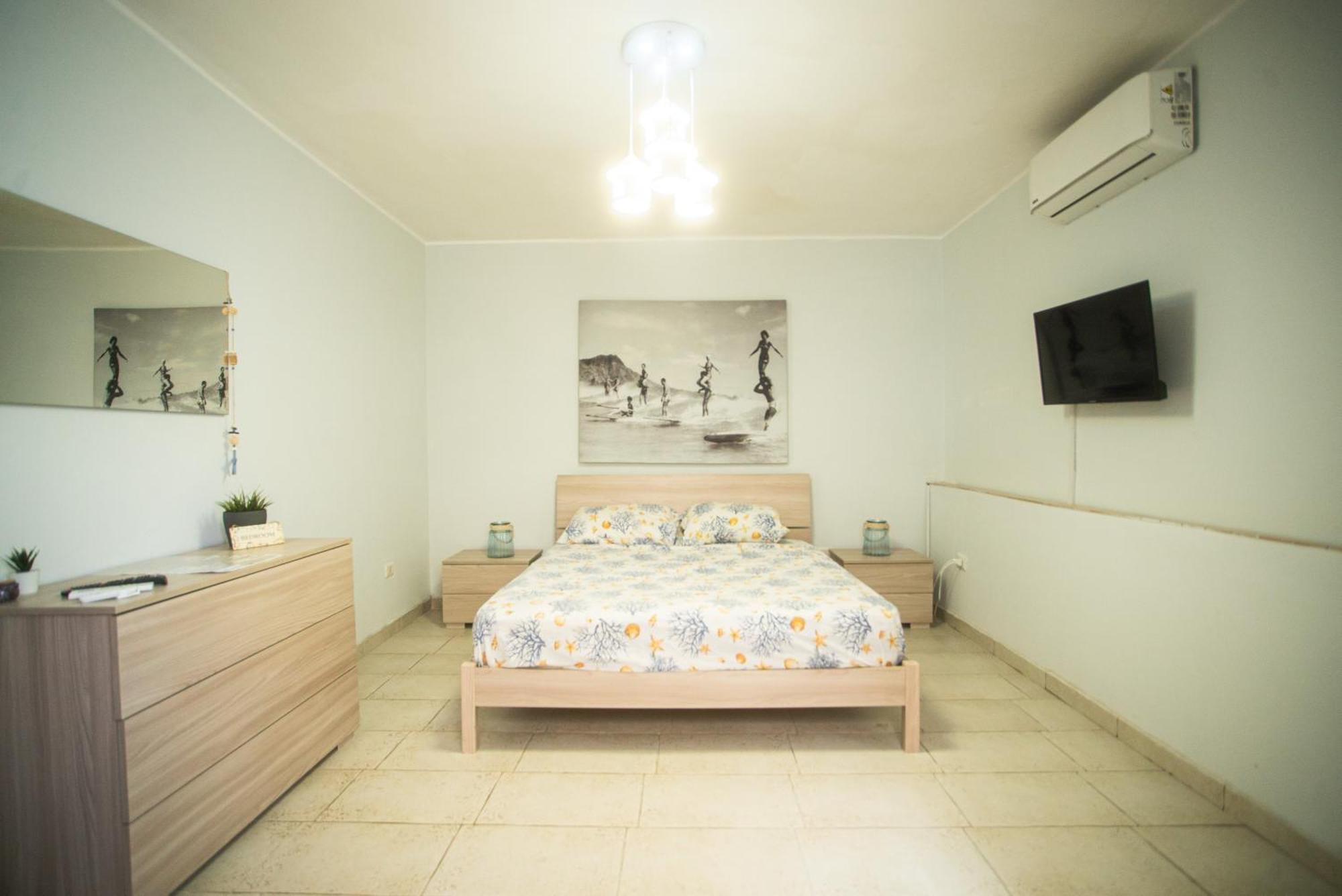 Lisaapartmenthousesalerno Luaran gambar