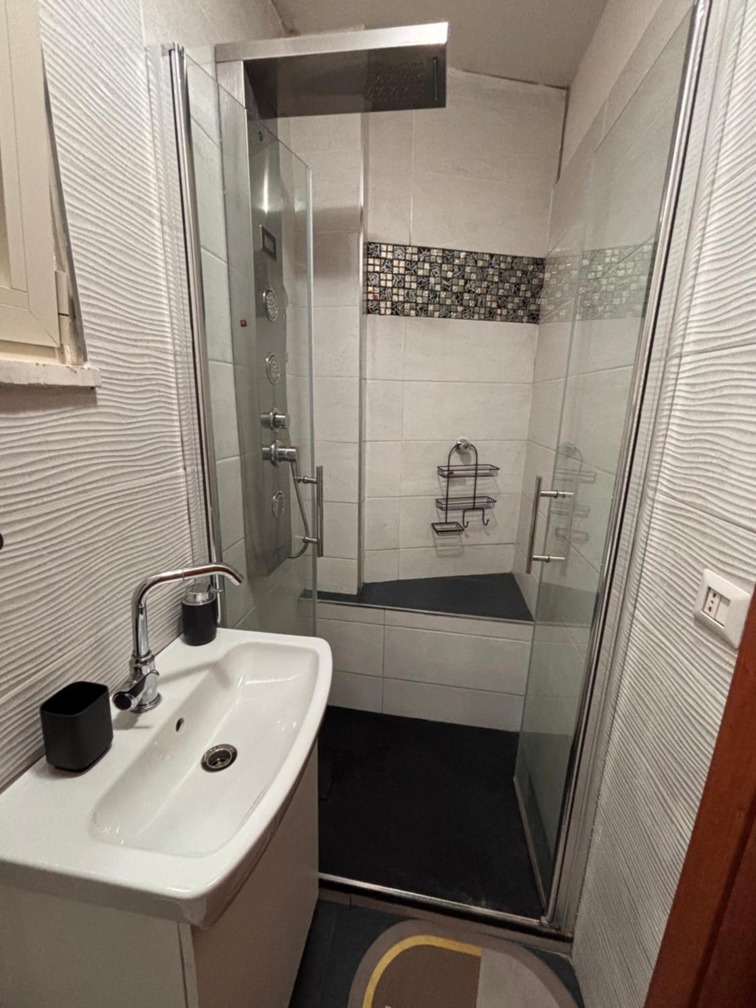 Lisaapartmenthousesalerno Luaran gambar